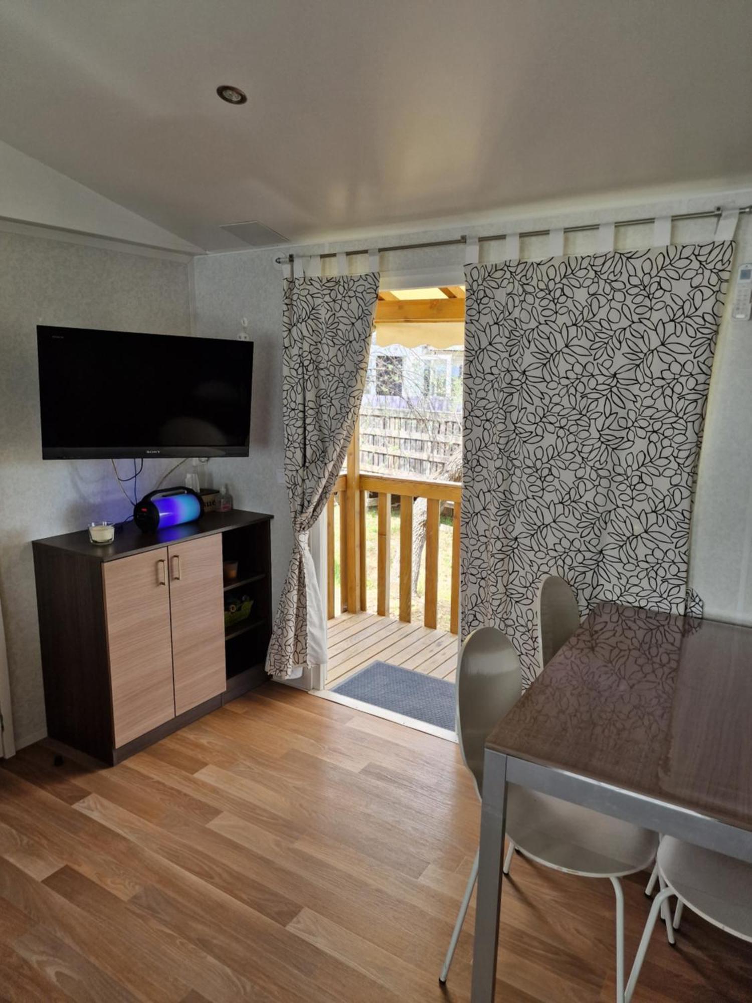 Camping De L'Arnel Villeneuve-lès-Maguelonne Kamer foto